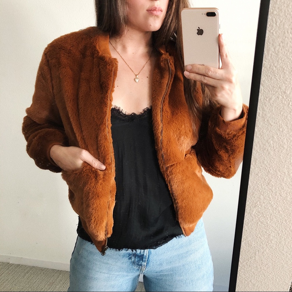 Last One L* ⚡️ JACKET | CROPPED FURRY - Picture 4 of 8